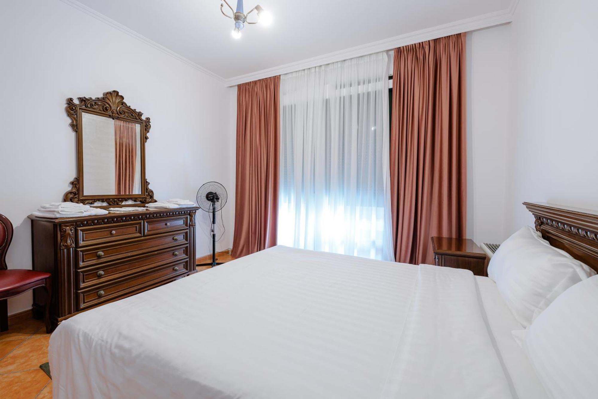 Boutique Hotel Whisky Tiranë Rom bilde